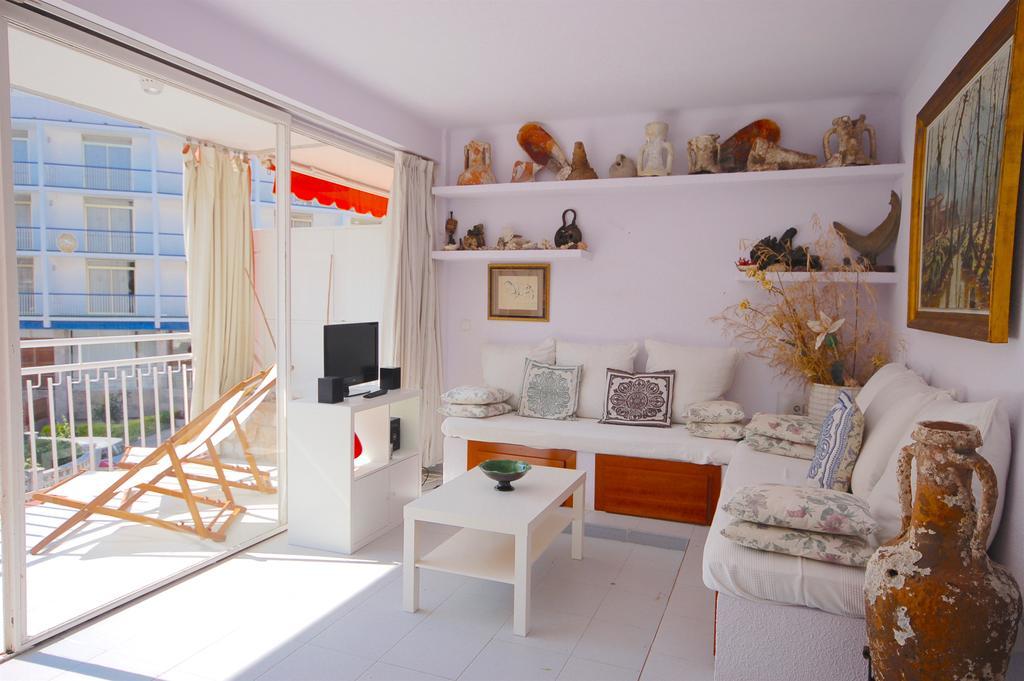 Lets Holidays Apartments Elsa Tossa de Mar Extérieur photo