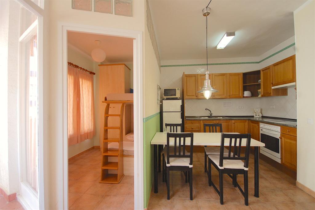 Lets Holidays Apartments Elsa Tossa de Mar Extérieur photo