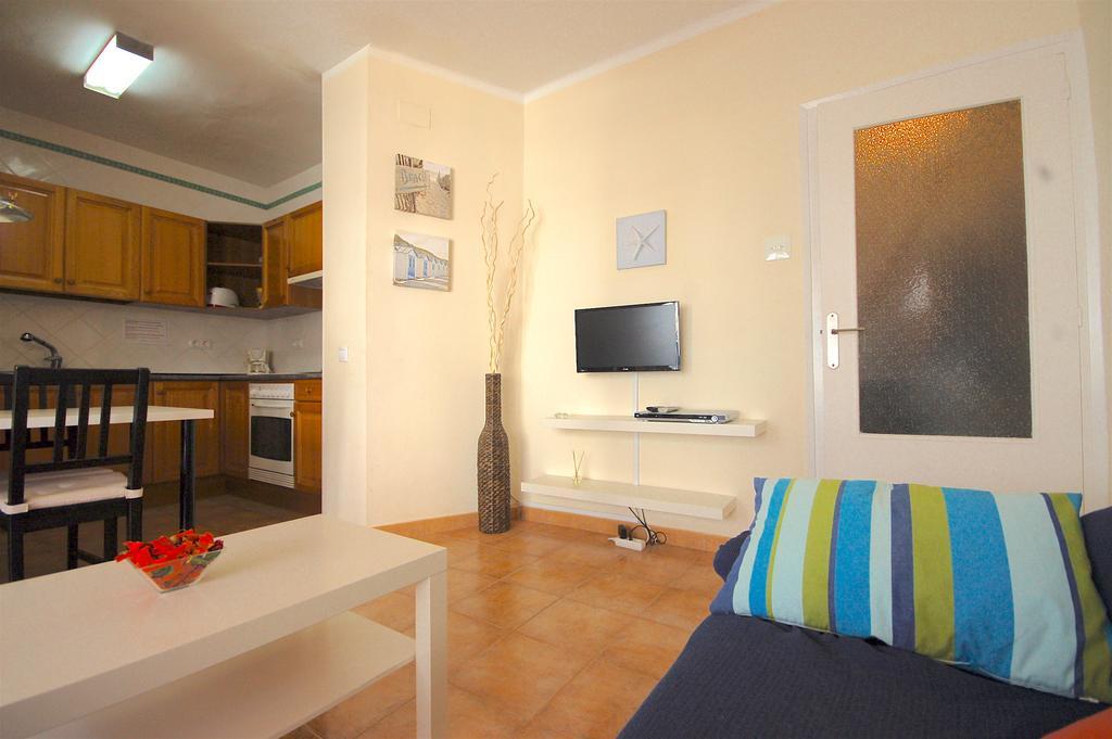 Lets Holidays Apartments Elsa Tossa de Mar Extérieur photo