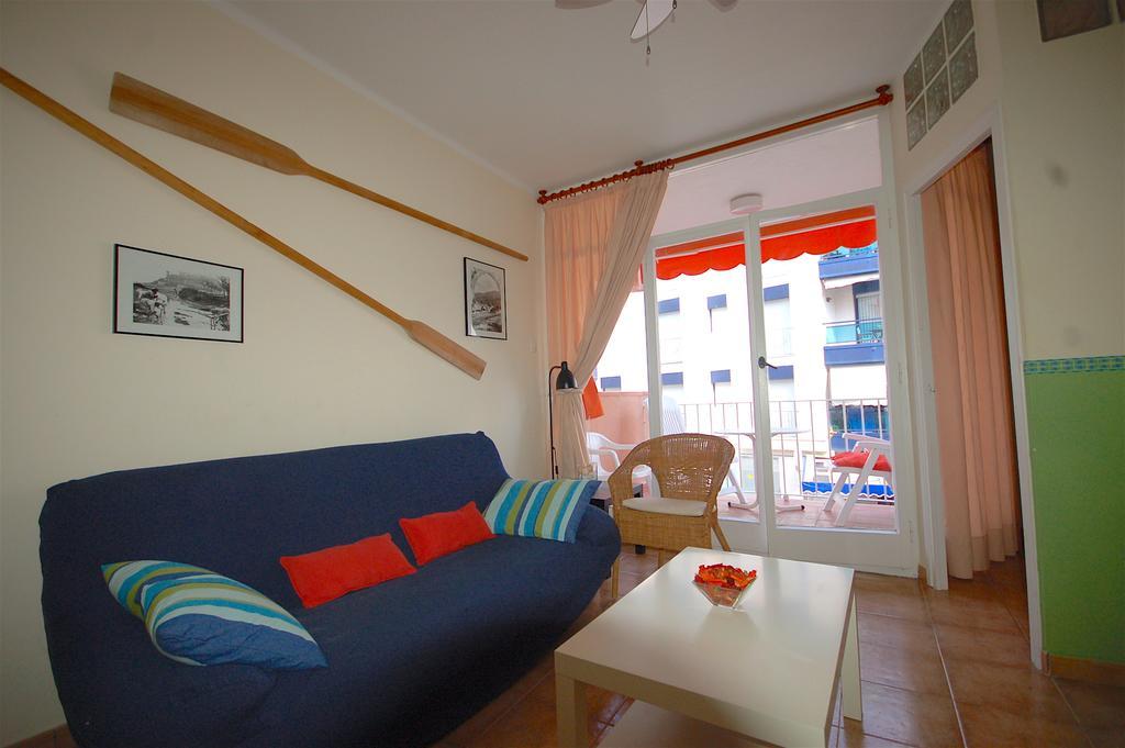 Lets Holidays Apartments Elsa Tossa de Mar Extérieur photo